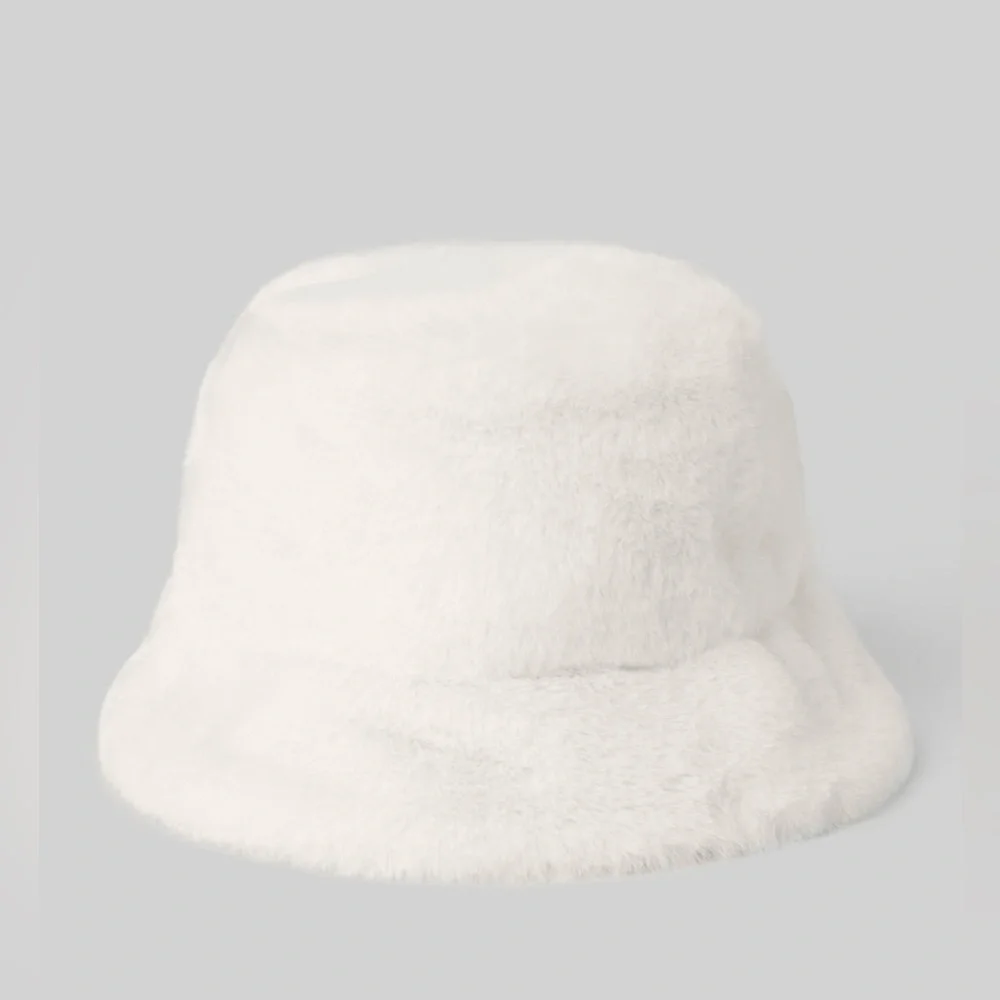 Alo NWT Faux Fur Bucket Hat Ivory Size S M - Picture 4 of 11